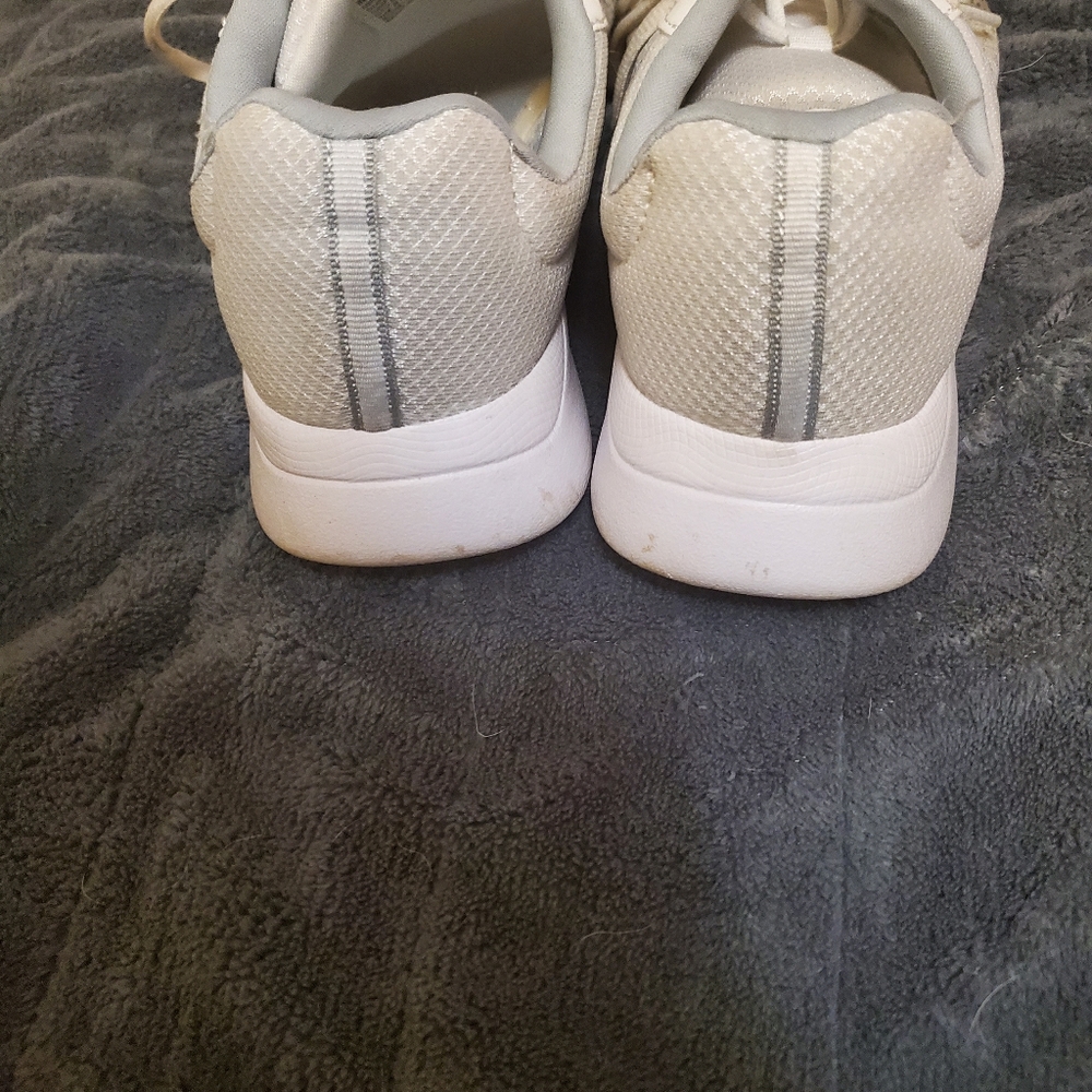 Tennis Shoes - Picture 4 of 7